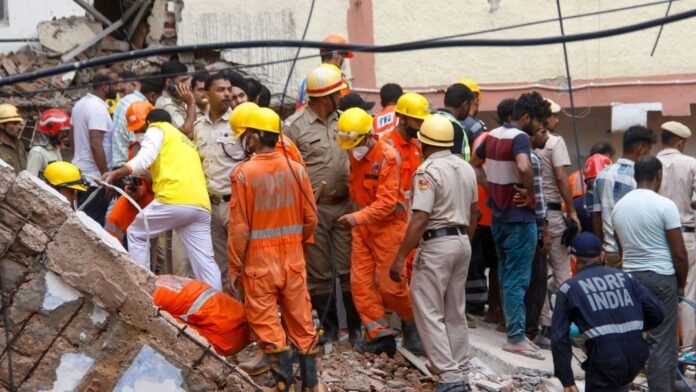 Delhi PG Building Collapse: দিল্লির সত্য নিকেতনে ভেঙে পড়া হস্টেল ডেজ পিজি বহুতল