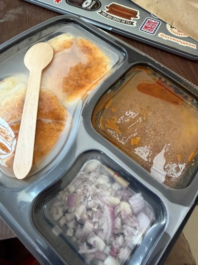 Zomato Order: জোম্যাটো থেকে অর্ডার করা পাওভাজিতে মিলল পোড়া বিড়ি