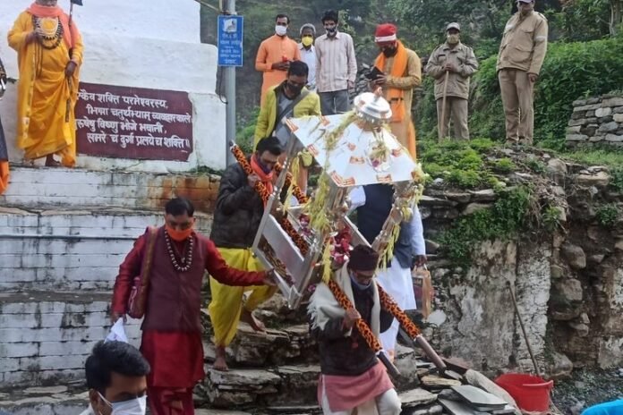 Kedarnath Yatra: কেদারনাথ যাত্রাপথে ধস এবং উদ্ধারকাজে ব্যস্ত প্রশাসন