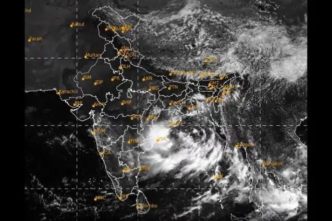 Cyclone Arnab: ঘূর্ণিঝড় অর্ণবের প্রভাবে উত্তাল বঙ্গোপসাগর ও দুর্যোগের সতর্কতা