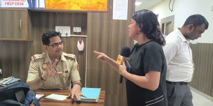 Shaheen Khan সাকেত থানায় নিগ্রহের অভিযোগ তুললেন