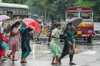 West Bengal Weather: দক্ষিণবঙ্গে ভারী বৃষ্টির হলুদ ও কমলা সতর্কতা