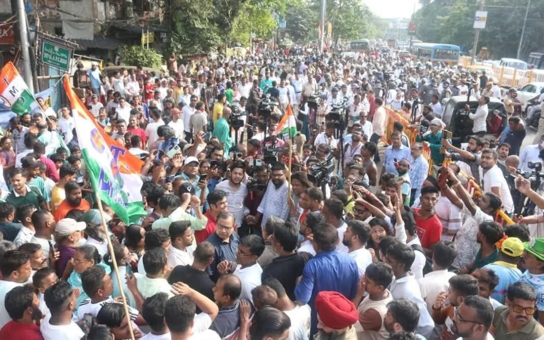 Mamata TMC Protest Kolkata: কলকাতার রাজপথে জ্ঞানেশ কুমারের পদত্যাগের দাবিতে মমতা তৃণমূলের ছাত্র-যুবদের বিক্ষোভ মিছিলের ছবি