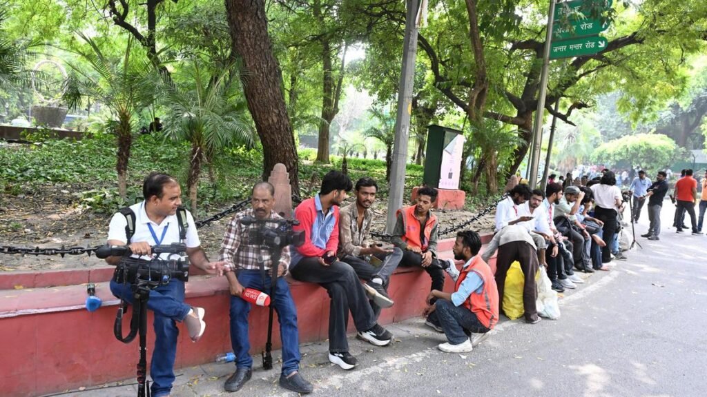 যুব বিক্ষোভে দিল্লি পুলিশের ব্যাপক ধরপাকড়: আটক একাধিক সাংবাদিক, পরে মুক্তি