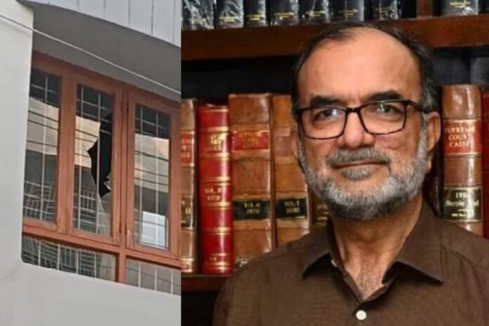 Bikash Ranjan Bhattacharya House Attacked: কলকাতার প্রাক্তন মেয়র তথা সিপিআইএম নেতা বিকাশরঞ্জন ভট্টাচার্যের পূর্বালোকের বাসভবনে দুষ্কৃতী হামলার পর পুলিশি তদন্ত শুরু হয়েছে