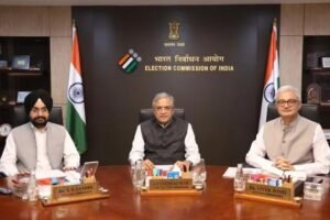 Election Commission SIR Notice: নির্বাচন সদনে মুখ্য নির্বাচন কমিশনার জ্ঞানেশ কুমার এবং অন্যান্য আধিকারিকদের বিতর্কিত নির্দেশিকা নিয়ে আলোচনা
